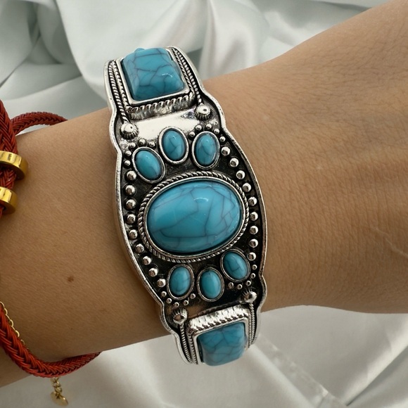 Antique Vintage Turquoise Stone Color Silver Women's Bracelet - Picture 6 of 8
